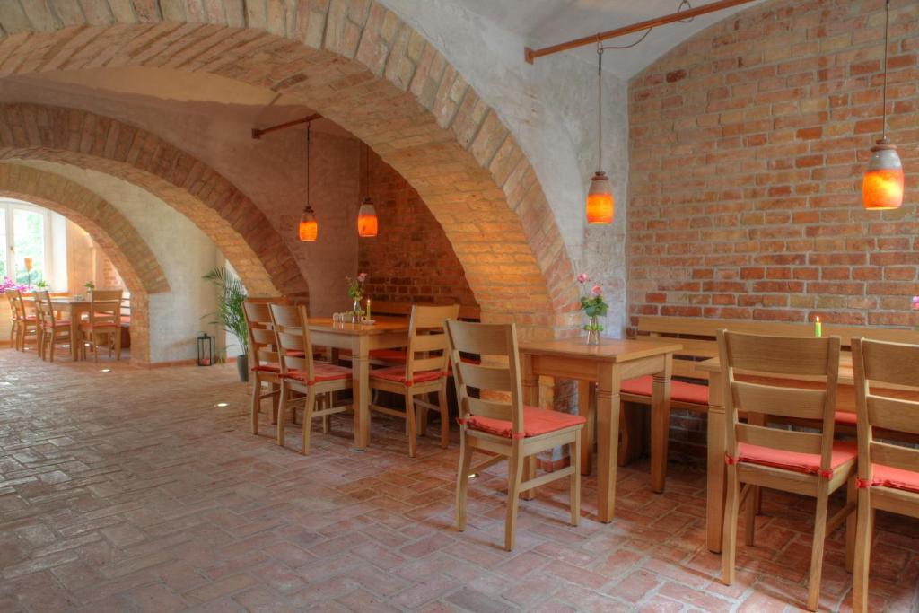 Hotel Gutshaus Parin - Bio- Und Gesundheitshotel Moor-Rolofshagen Buitenkant foto