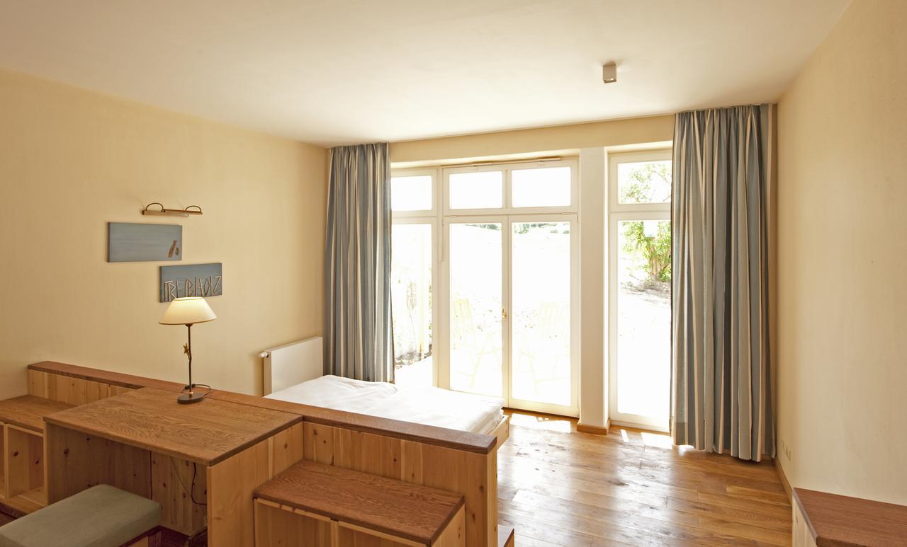 Hotel Gutshaus Parin - Bio- Und Gesundheitshotel Moor-Rolofshagen Buitenkant foto