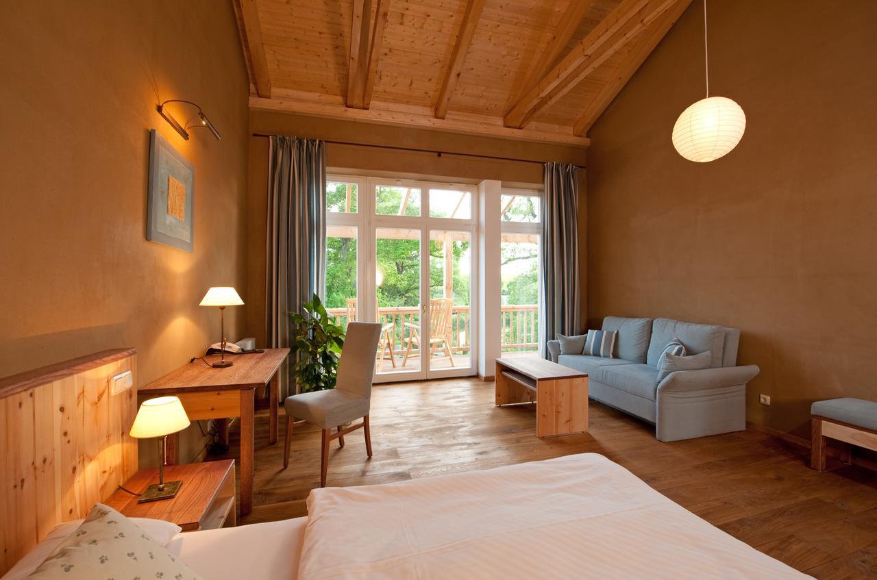 Hotel Gutshaus Parin - Bio- Und Gesundheitshotel Moor-Rolofshagen Buitenkant foto